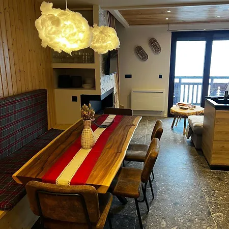 Stunning With Breathtaking View! Apartment *