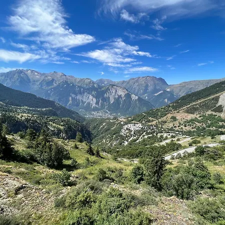 Stunning With Breathtaking View! Huez